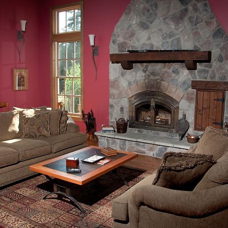 وودإنفيل Hideaway Lodge B And B المظهر الخارجي الصورة